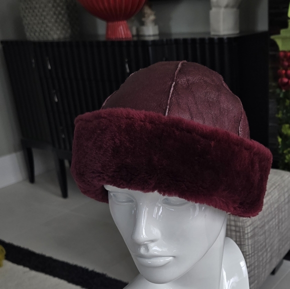 Shearling Burgundy Hat - Picture 10 of 12
